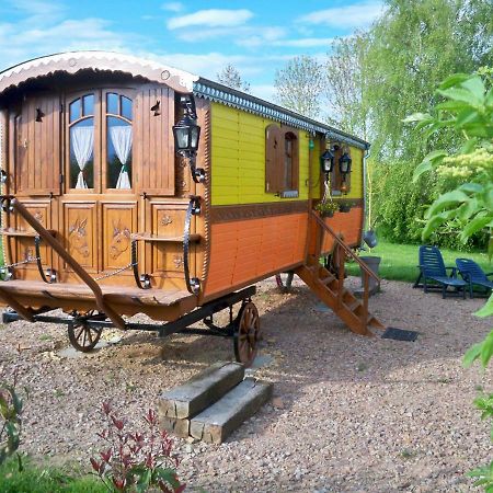 La Roulotte De Pommette Et Billy Bed & Breakfast La Hoguette Екстериор снимка