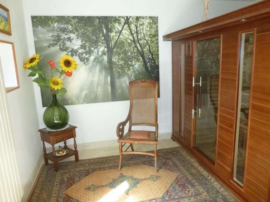 La Roulotte De Pommette Et Billy Bed & Breakfast La Hoguette Екстериор снимка